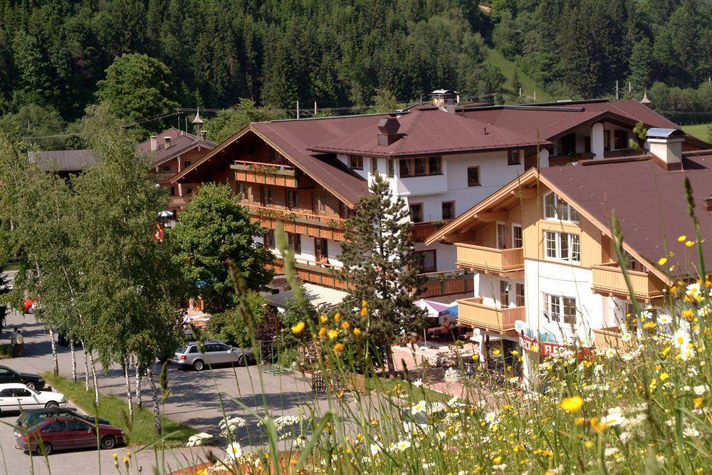Sport Und Familienhotel Klausen Кирхберг ин Тирол Екстериор снимка