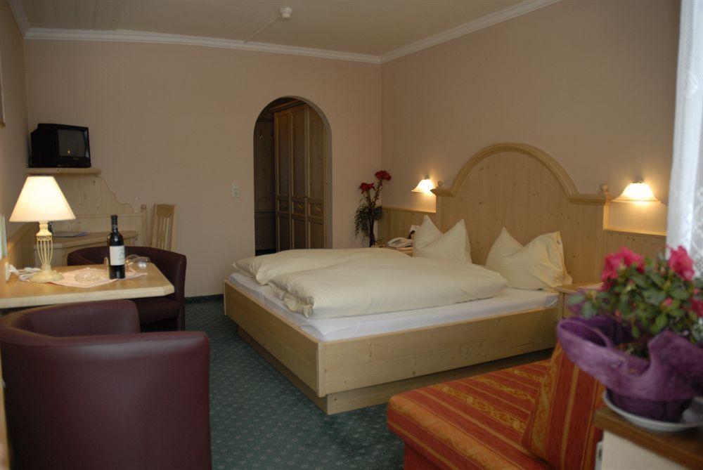 Sport Und Familienhotel Klausen Кирхберг ин Тирол Стая снимка