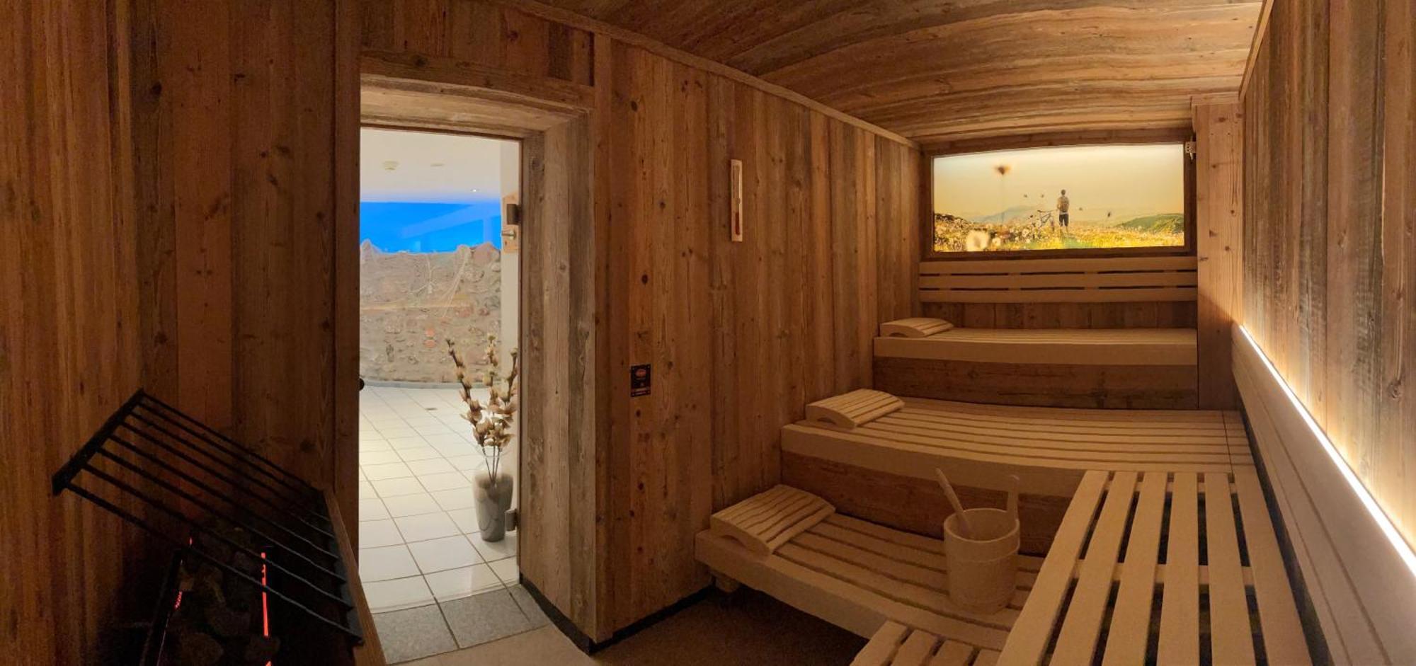 Sport Und Familienhotel Klausen Кирхберг ин Тирол Екстериор снимка